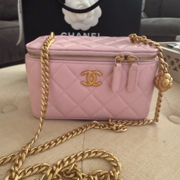 ❌sold ❌Chanel 🔥🔥🔥 new 2025 vanity mini bag - Picture 1 of 13
